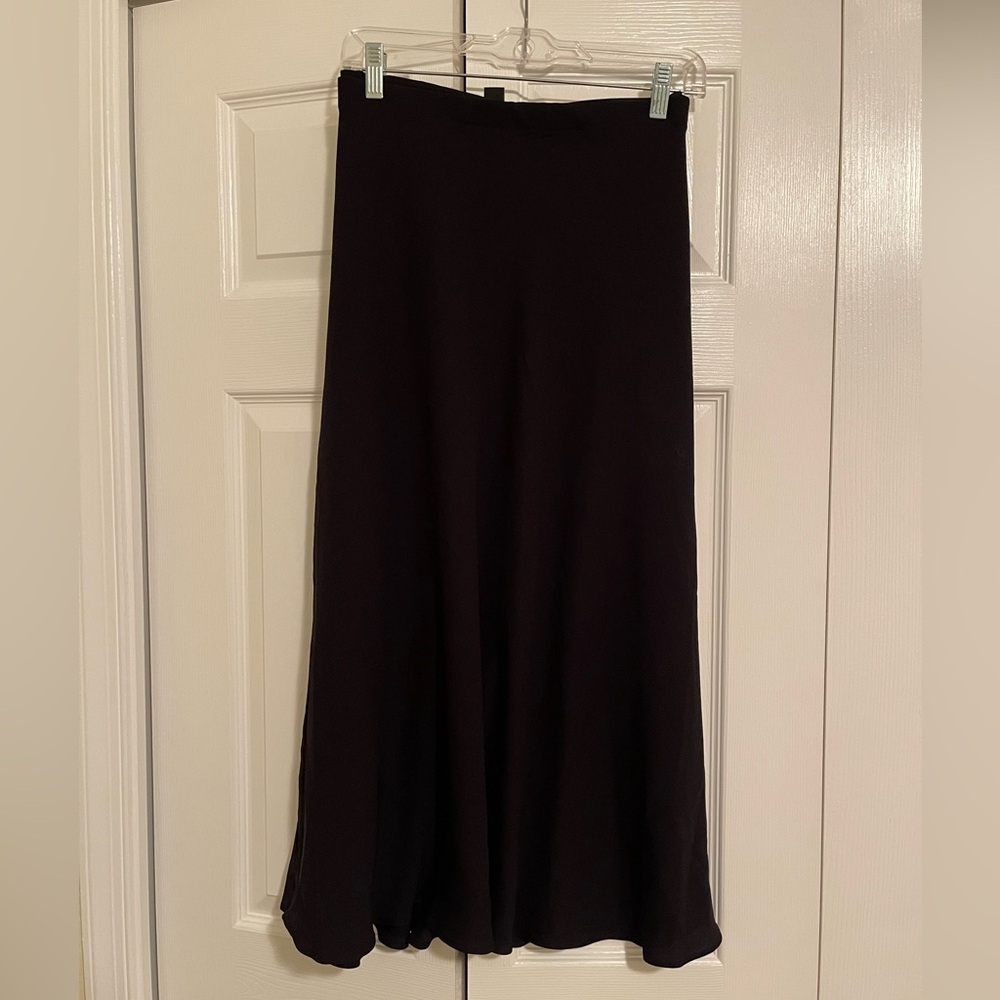 XXL Halogen Black A-Line Skirt
Worn Once
Good Condition